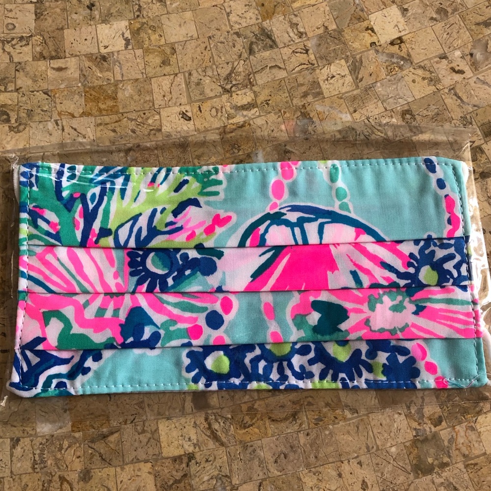NWT Lilly Pulitzer face mask